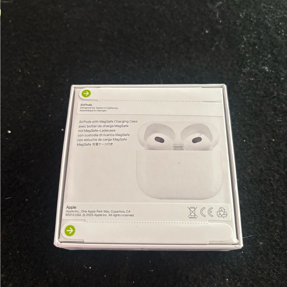Apple AirPods Wireless Earbuds